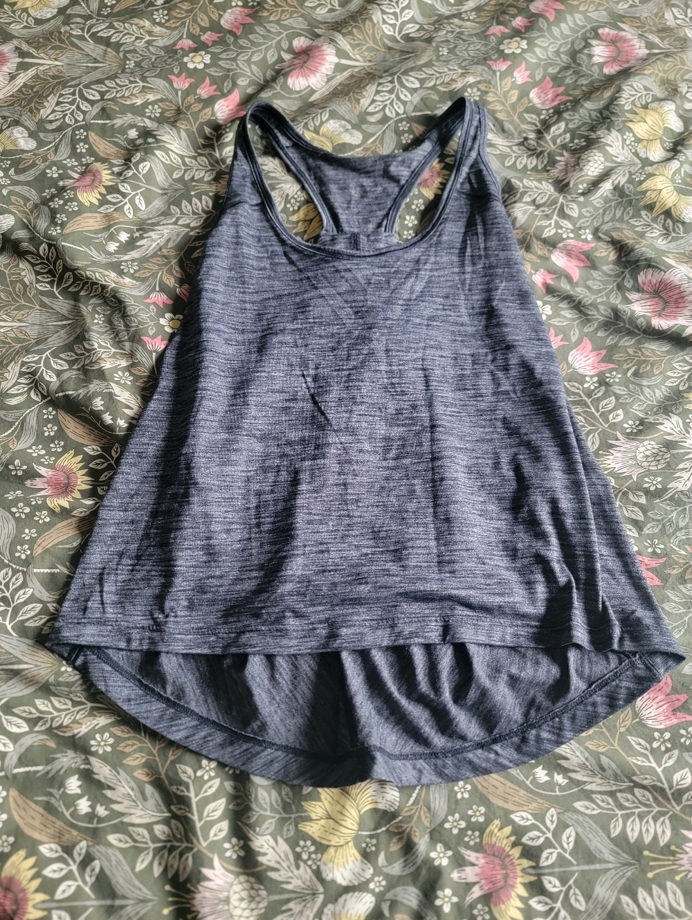 Lululemon Essential Tank - Picture 3 of 5